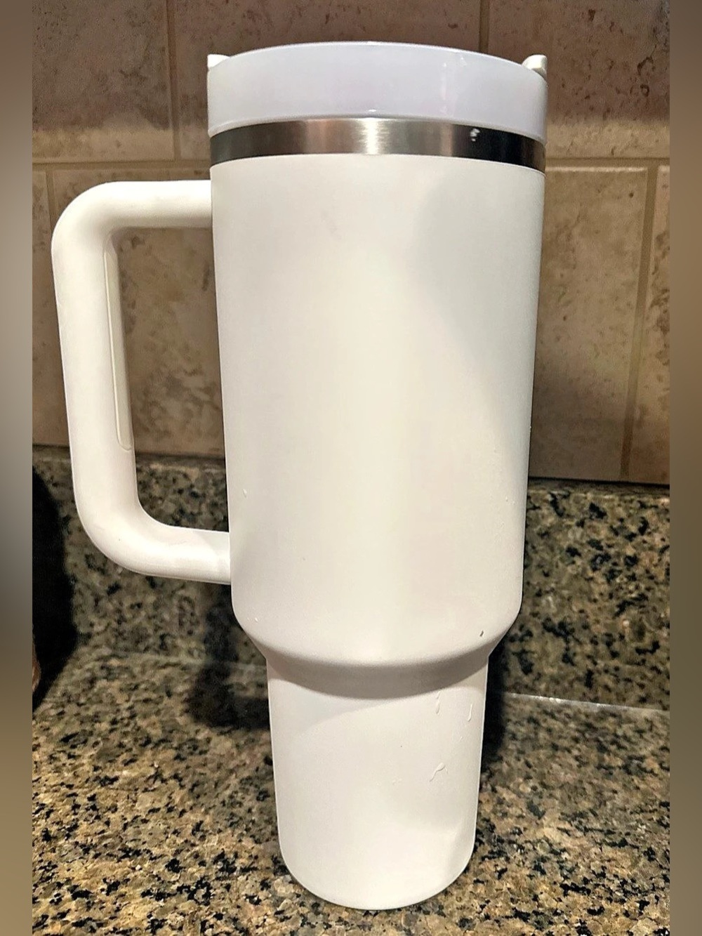 Stanley Quencher H2.0 FlowState Tumbler 30 oz  cream  Tumbler - Picture 2 of 4